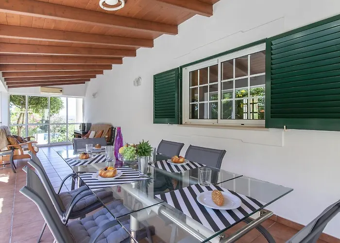 Monte Palmeiras Villa